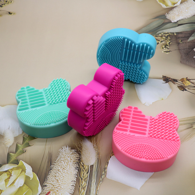 Makeup brush cleaning box
