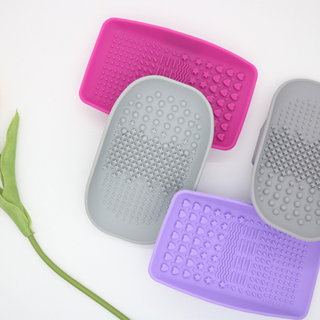 Makeup brush wash pad