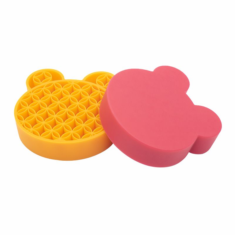 Silicone makeup brush holder