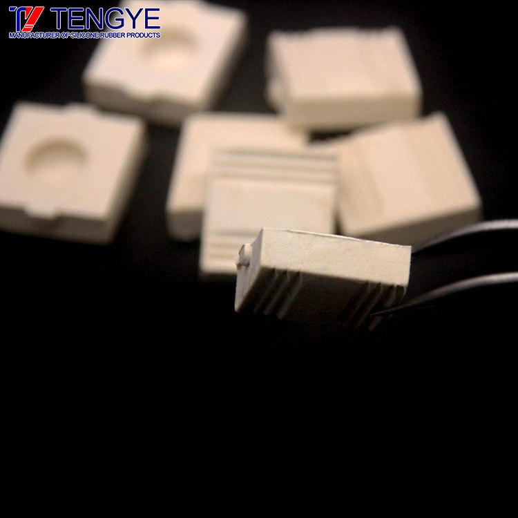 Mousse de Silicone moulé & éponges