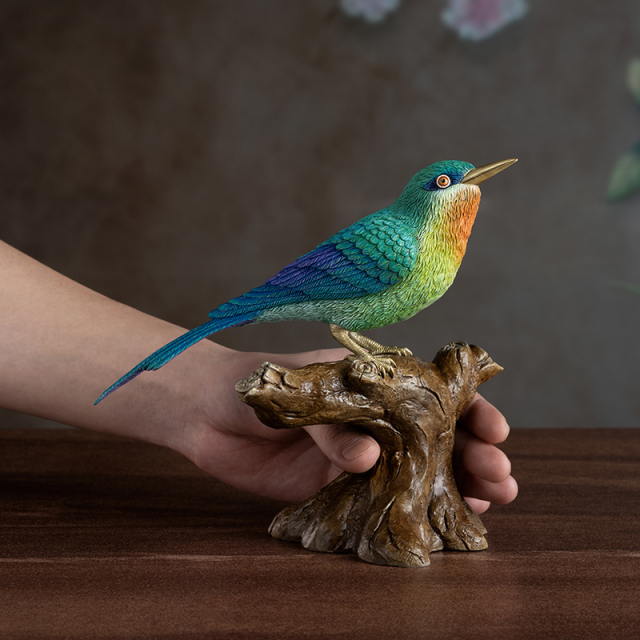 The chestnut throat bee-eater of Master Copper's Hundred Birds Collection