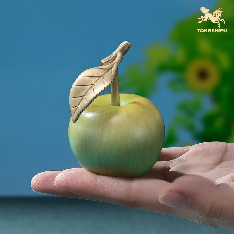 LITTLE APPLE
