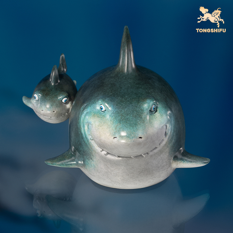 BABY SHARK & MOTHER SHARK