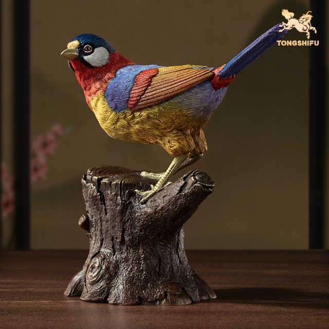 SILVER-EARED LEIOTHRIX