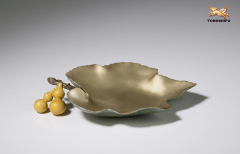 Nut Plate with calabash decoration
