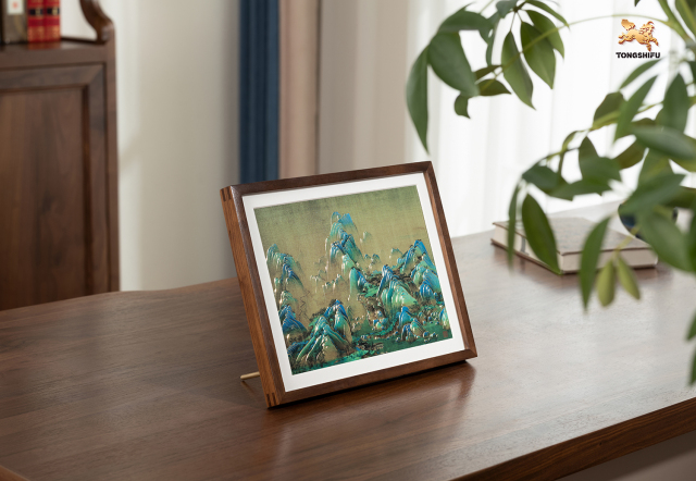 A THOUSAND MILES OF RIVERS AND MOUNTAINS-TABLE DECOR