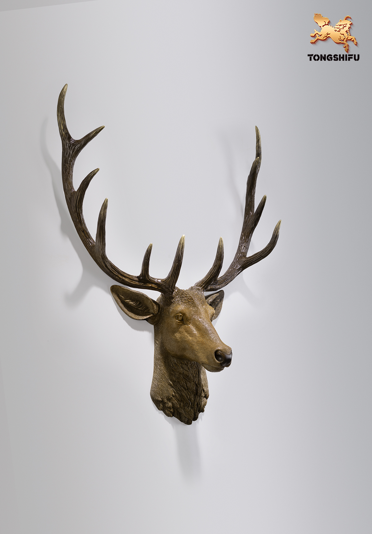 THE DEER HEAD WALL DECORATION