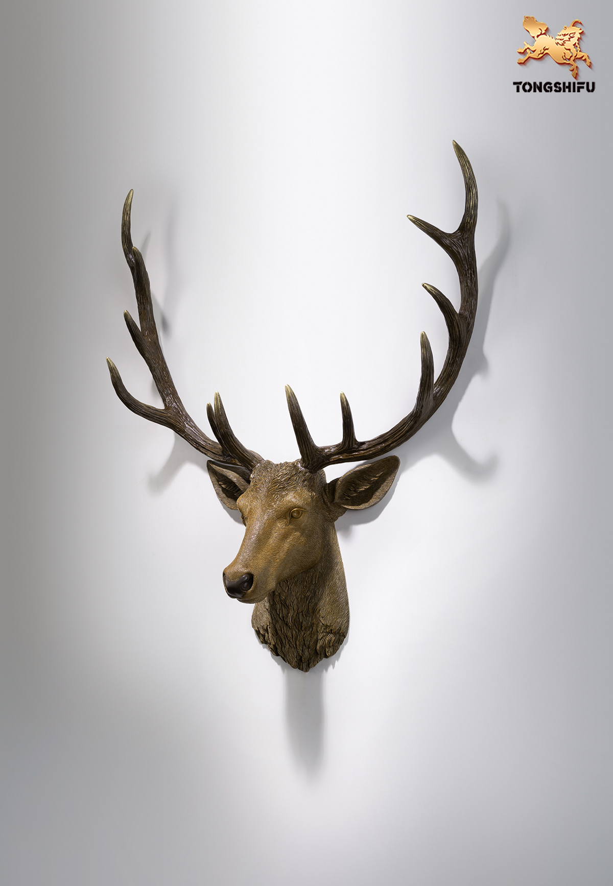 THE DEER HEAD WALL DECORATION
