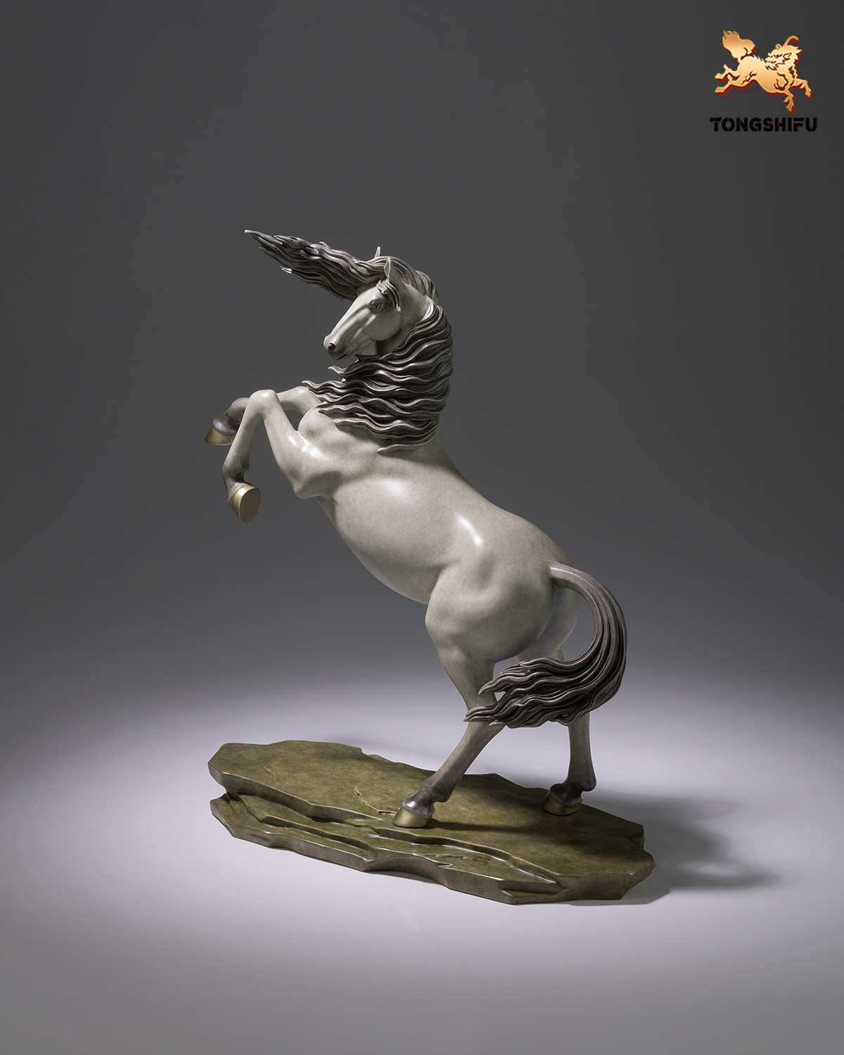THE HORSE