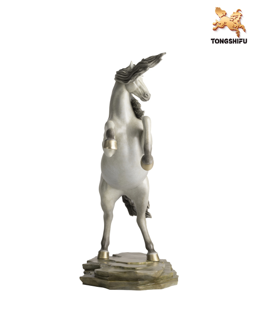 THE HORSE