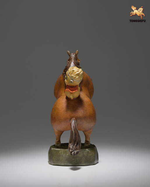 THE HORSE WITH MONKEY