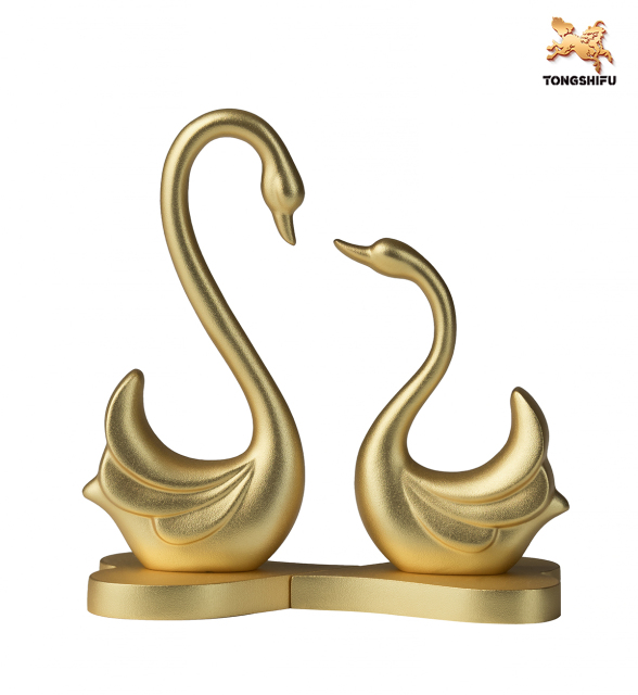 THE SWAN LOVER GIFTS