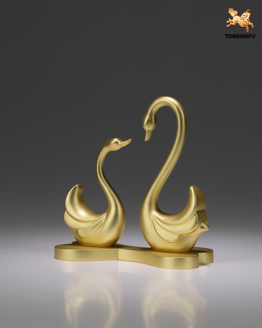 THE SWAN LOVER GIFTS