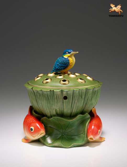 THE CENSER WITH  LOTUS SEEDPOD AND FISH DECORATION