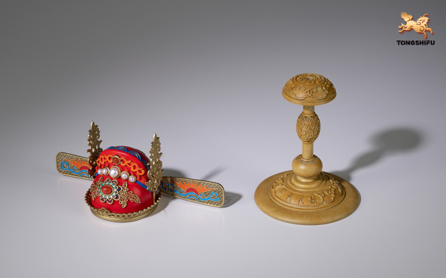 THE TOP SCHOLAR'S HAT