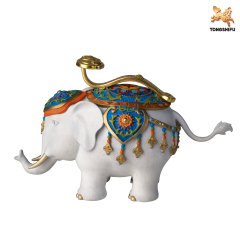 THE ELEPHANT OF GOOD FURTUNE