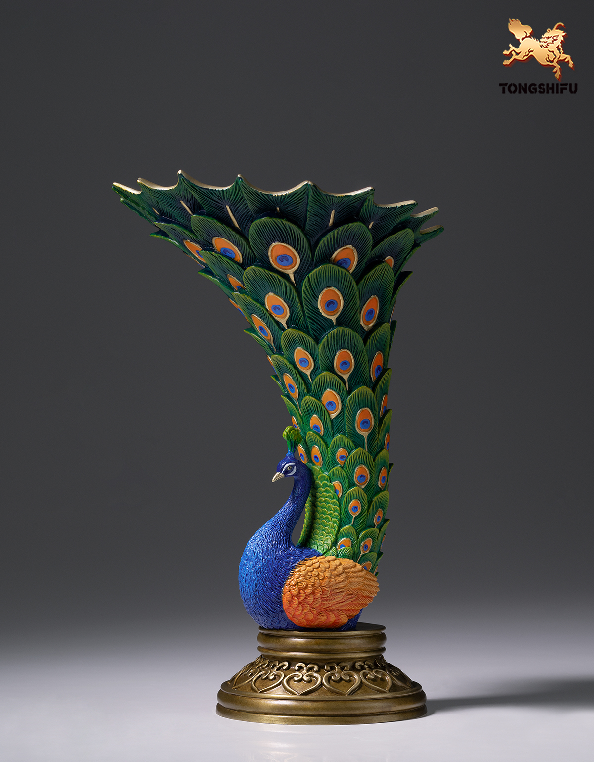 THE VASE WITH PEACOCK DESIGN