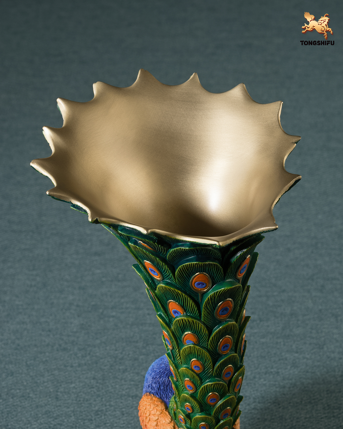 THE VASE WITH PEACOCK DESIGN