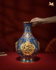 THE TRADITIONAL JINTAILAN BOTTLE ARTCRAFT