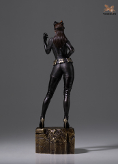 CATWOMAN (HATHAWAY VERSION)