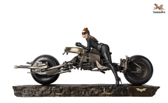 BIKER CATWOMAN (HATHAWAY VERSION)