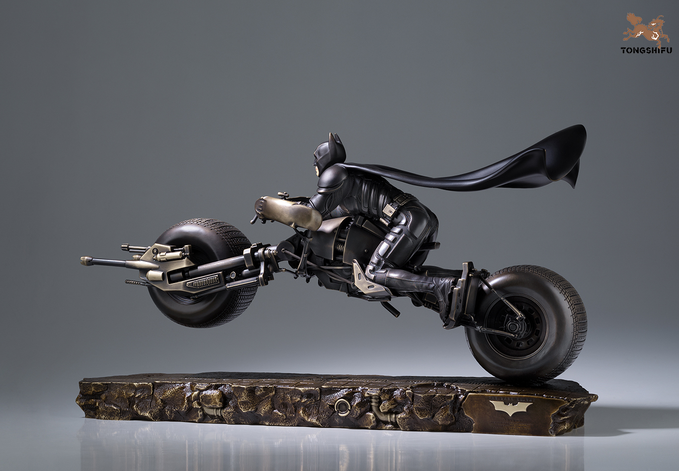 MOTORCYCLE BATMAN (BALL VERSION)