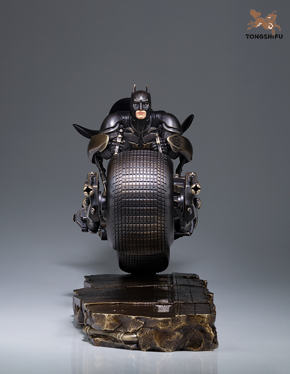 MOTORCYCLE BATMAN (BALL VERSION)