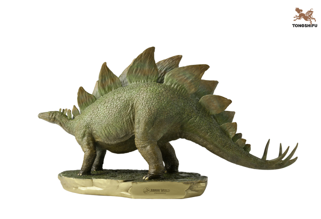 JURASSIC WORLD: STEGOSAURUS