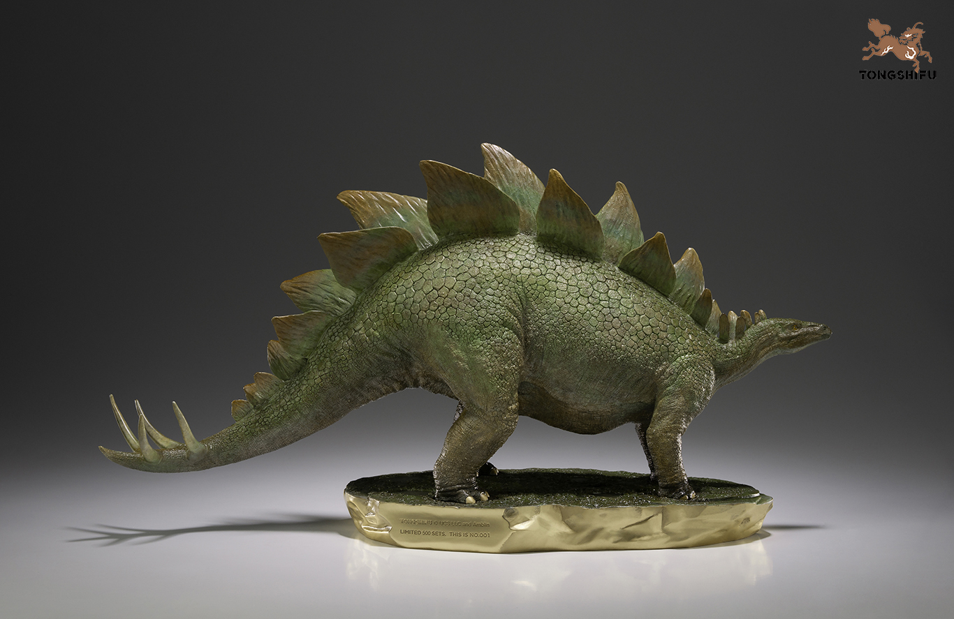 JURASSIC WORLD: STEGOSAURUS