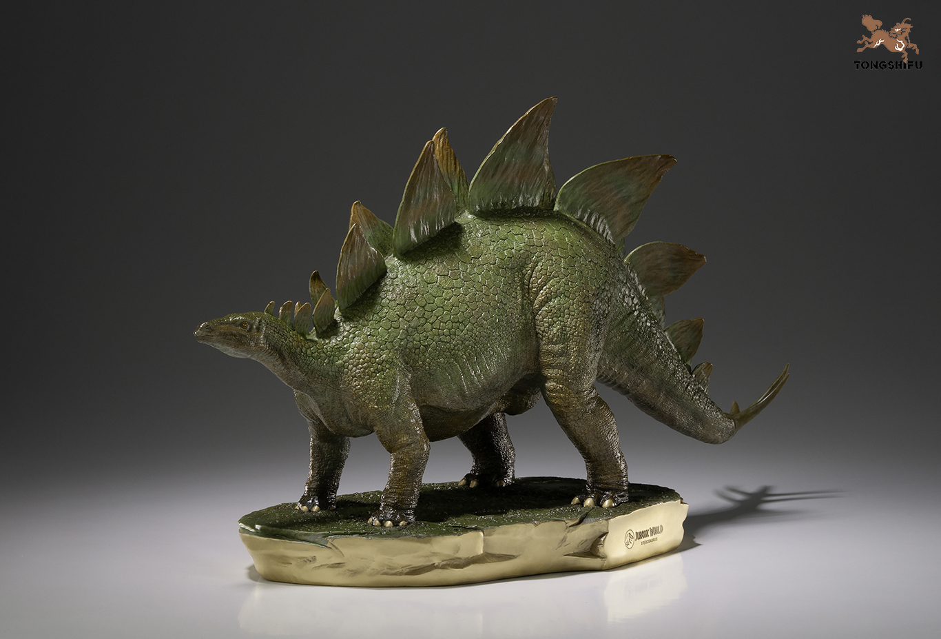 JURASSIC WORLD: STEGOSAURUS