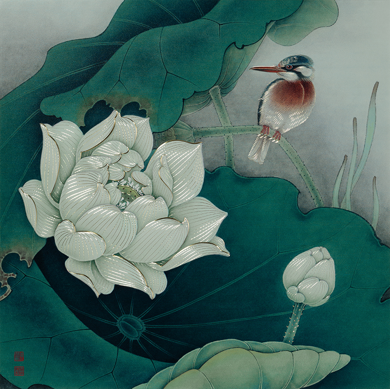 KINGFISHER RESTING ON WHITE LOTUS