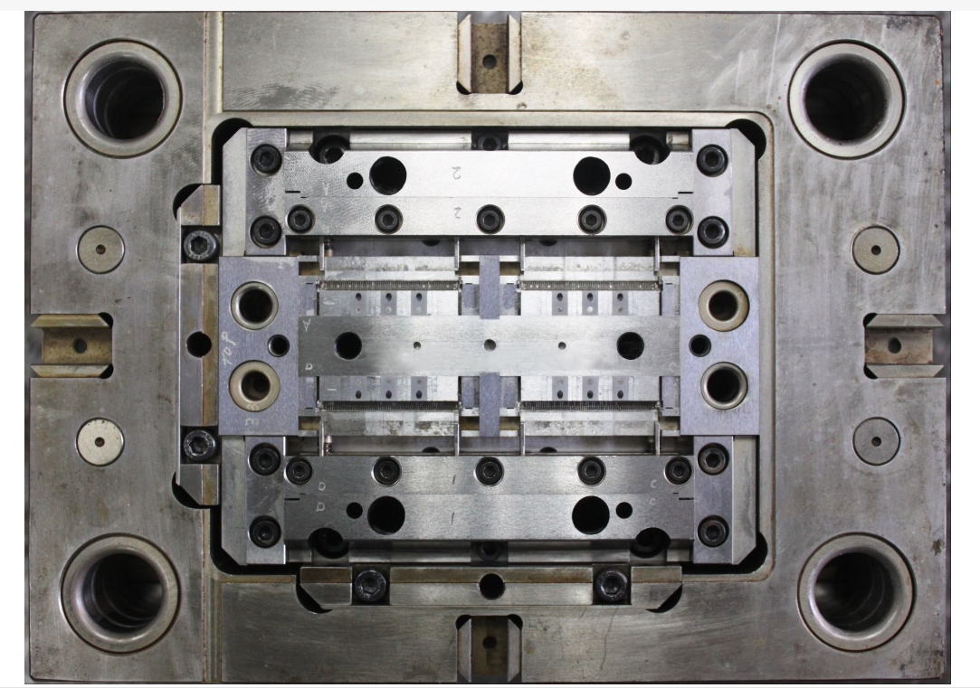 PLASTIC MOLD BUILDING