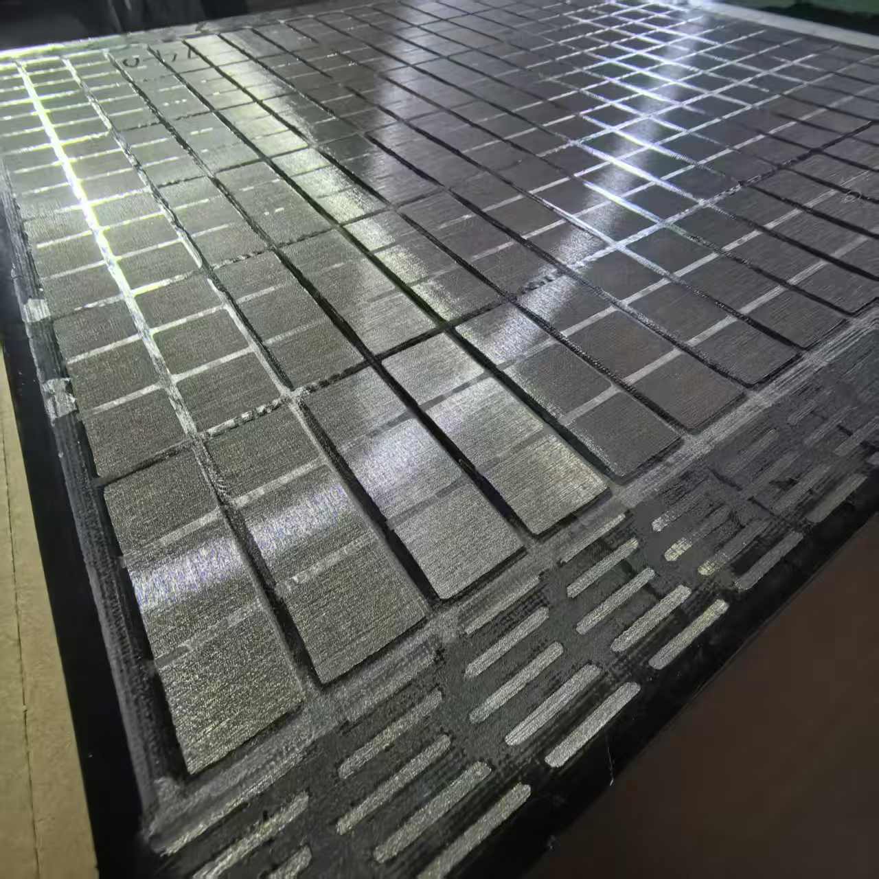 MD-3 and MD-2  Composite Shaker Screens, extreme-life design,Premium Oil,MD-3 Composite Shaker Screens – High-Performance Solids Control for Drilling Fluids by PRM