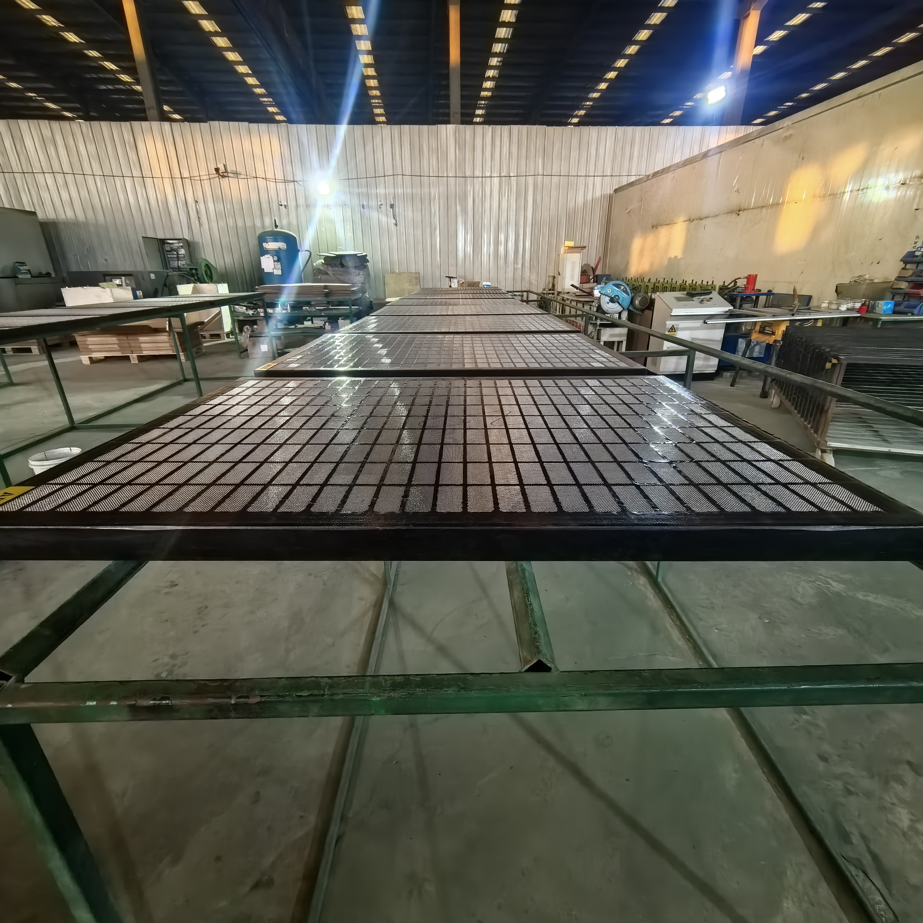 VSM300 Composite Scalping deck Screen,Premium Oil,VSM300 Composite Scalping Screen – High-Efficiency Solids Removal for Drilling Fluids | PRM