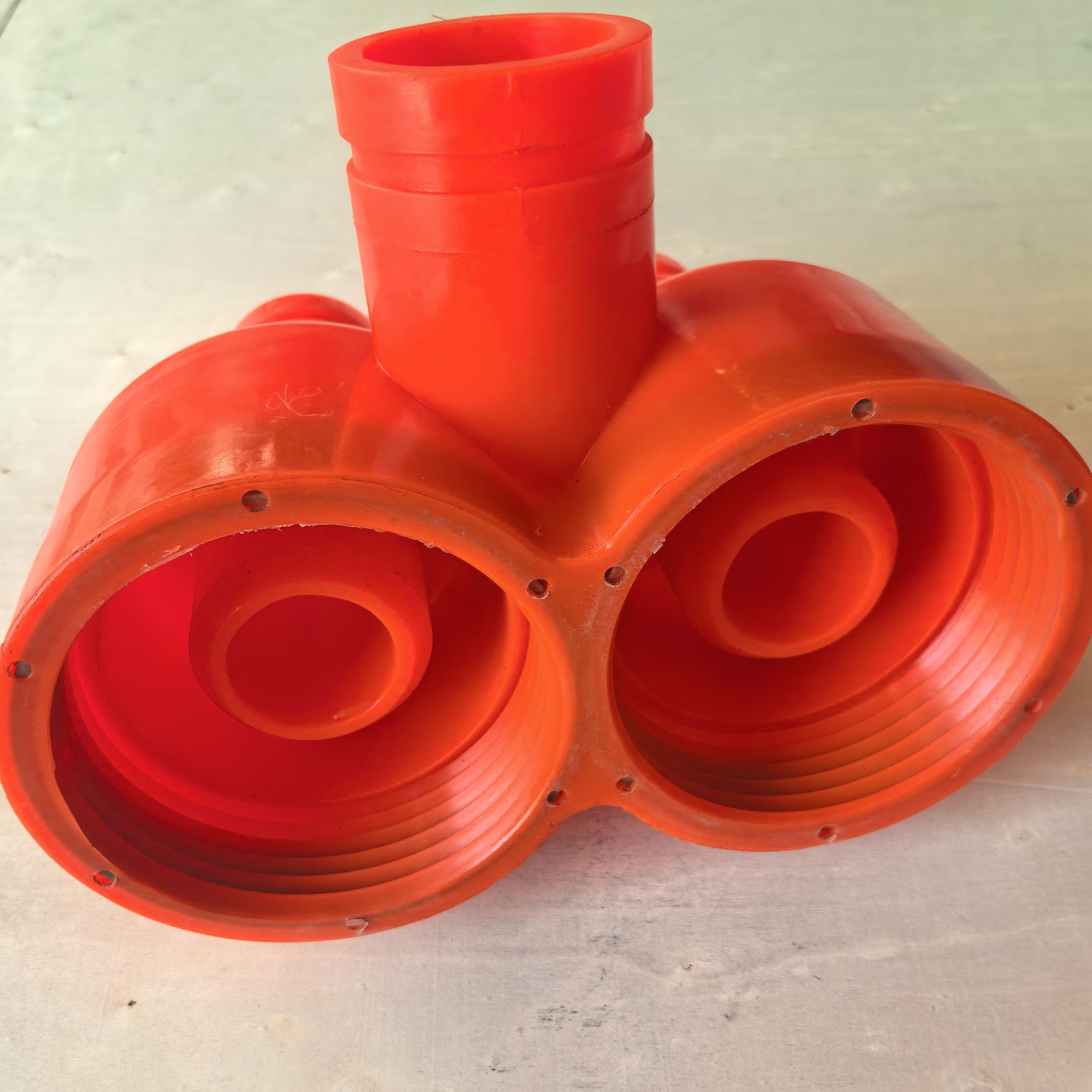 9622221 LINER, FEED URETHANE TWIN CONE 4",Premium Oil,9622221