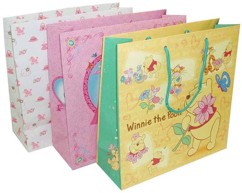 Lovely-Bear-Paper-Gift-Bags-on-Sailing
