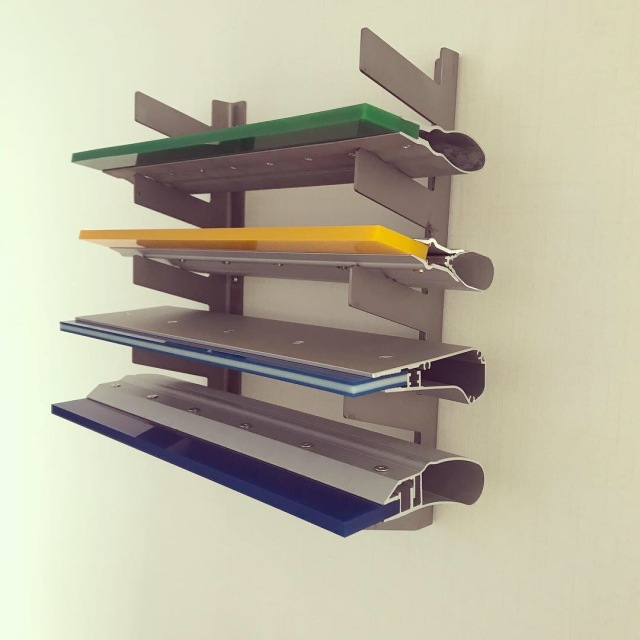 Screen printing squeegee rack