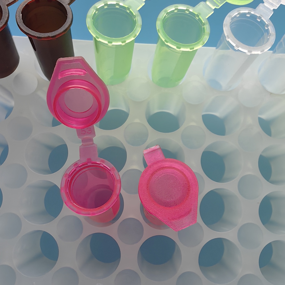 MUHWA 500 PCS Polypropylene Graduated Microcentrifuge Tubes with Snap Cap, 1.5ML Micro Test Tubes Conical Microtube Sample Vial for Laboratory
