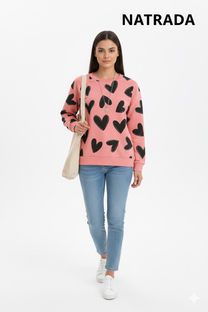 T-P002 : เสื้อเเขนยาวคอกลมสีชมพูลายหัวใจสีดำ Long-sleeve pink crew neck shirt with black heart pattern (Ships within 24 hours)