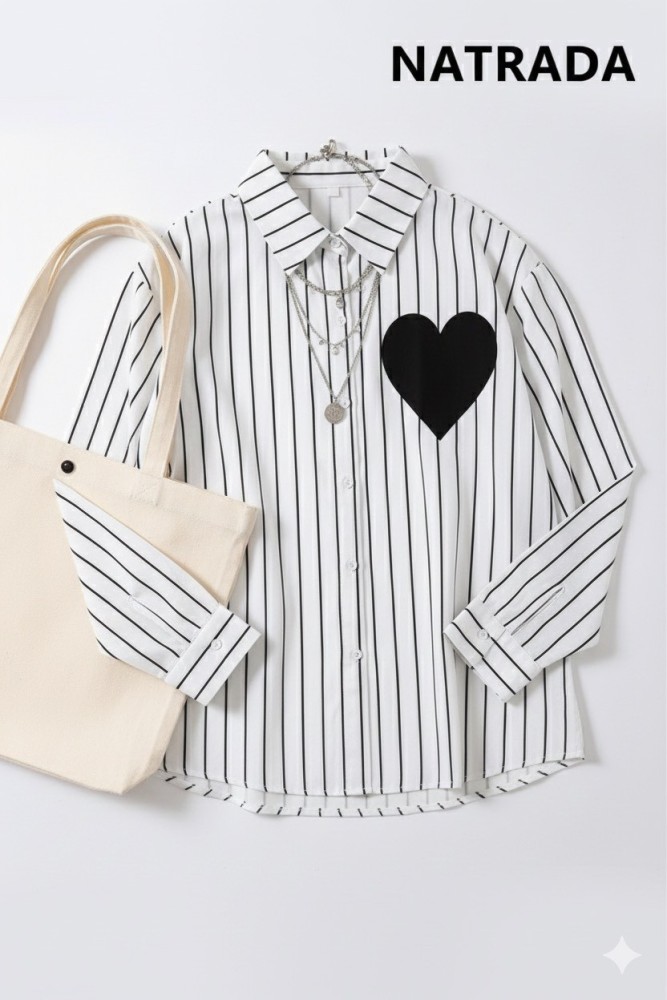 T-P007 : เสื้อเชิ้ตเเขนยาวสีขาวลายทาง หัวใจสีดำ White long-sleeved shirt with stripes and black hearts (Ships within 24 hours)