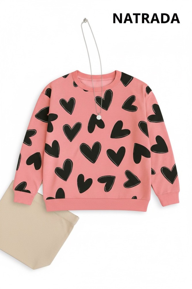 T-P002 : เสื้อเเขนยาวคอกลมสีชมพูลายหัวใจสีดำ Long-sleeve pink crew neck shirt with black heart pattern (Ships within 24 hours)