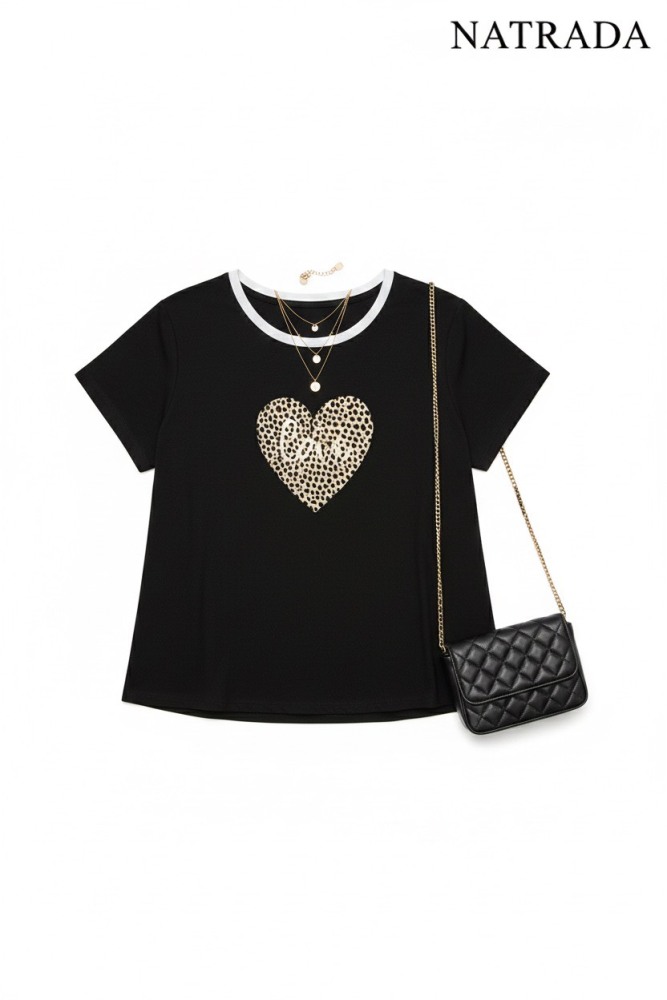 T-P015 : เสื้อยืดสีดำคอกลม ลายหัวใจเสือสาวอวบ Black round neck T-shirt with a tiger heart pattern for chubby women (Ships within 24 hours)