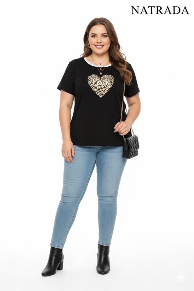 T-P015 : เสื้อยืดสีดำคอกลม ลายหัวใจเสือสาวอวบ Black round neck T-shirt with a tiger heart pattern for chubby women (Ships within 24 hours)