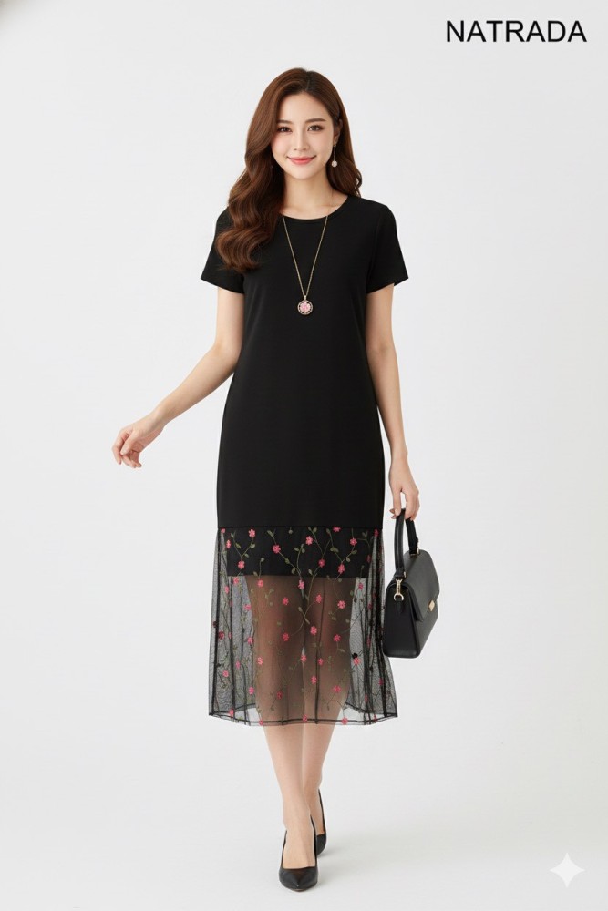 D002 : เดรสยาวเเต่งชายลายดอกไม้ Long dress with floral hem (Ships within 24 hours)