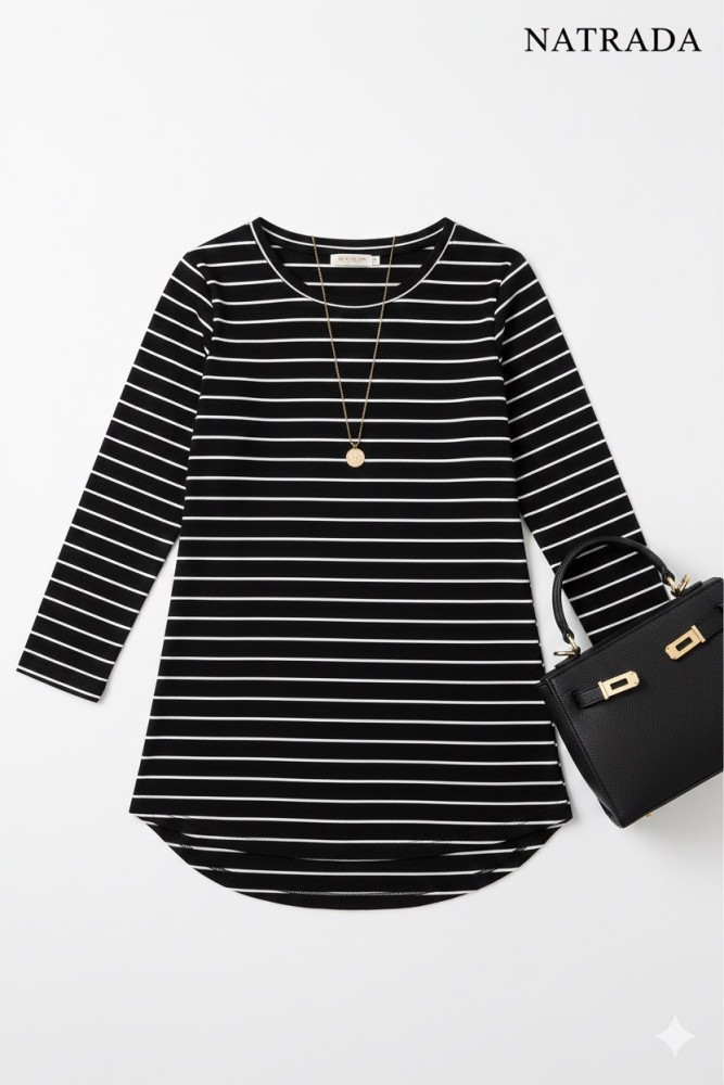 D001 : เดรสสีดำเเขนยาว Black long-sleeve dress (Ships within 24 hours)
