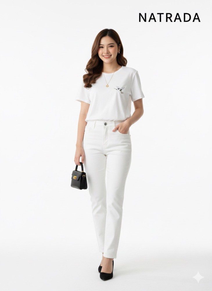 C011 :ครอปแขนสั้น สีขาว ลายสกรีนนก (พร้อมส่งภายใน 24 ชม.)  White short-sleeve crop top with bird print (ready to ship within 24 hours)