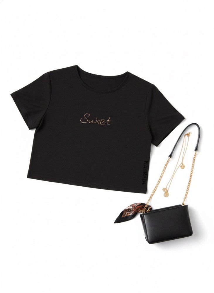 C013 :ครอปแขนสั้น สีดำ ลายปักเพชร (พร้อมส่งภายใน 24 ชม.) Black short-sleeve crop top with rhinestone embroidery (ready to ship within 24 hours)