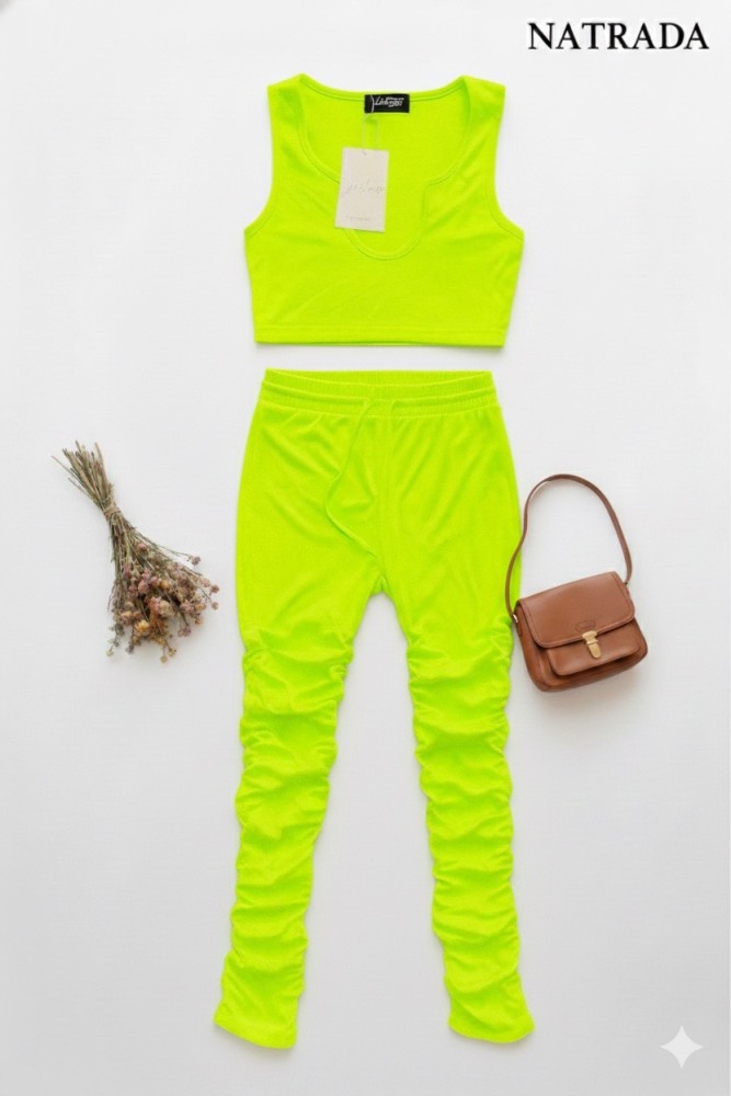 S04 : ชุดเซท Natrada เสื้อครอปกล้ามและกางเกง สีเขียวนีออน Natrada set: neon green crop top and pants (ready to ship within 24 hours)