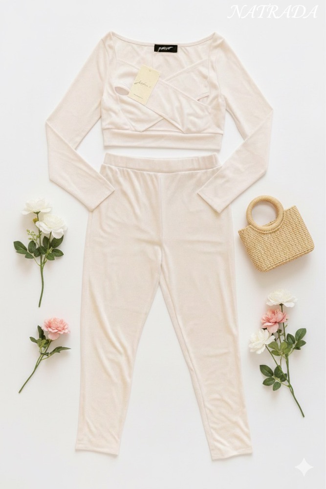 S05 : ชุดเซท Natrada เสื้อครอปแขนยาวและกางเกง สีครีม Natrada set: long-sleeve crop top and pants in cream color  (ready to ship within 24 hours)