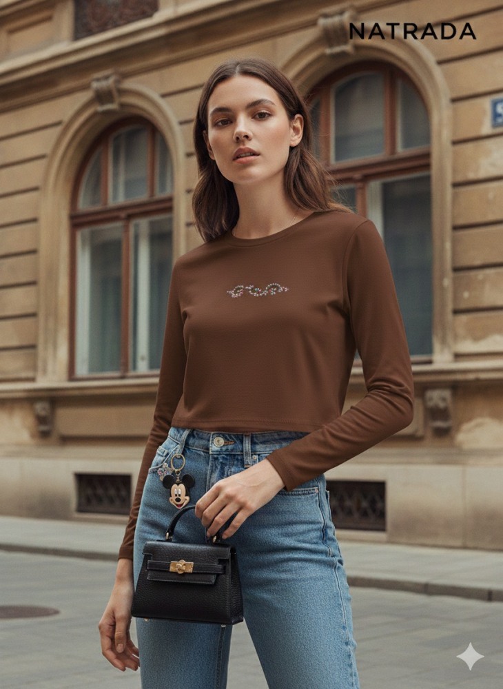 C019 ครอกแขนยาว สีน้ำตาล ลายปักเพชร (พร้อมส่งภายใน 24 ชม.) Brown long-sleeved shirt with diamond embroidery Ready to ship (within 24 hours)